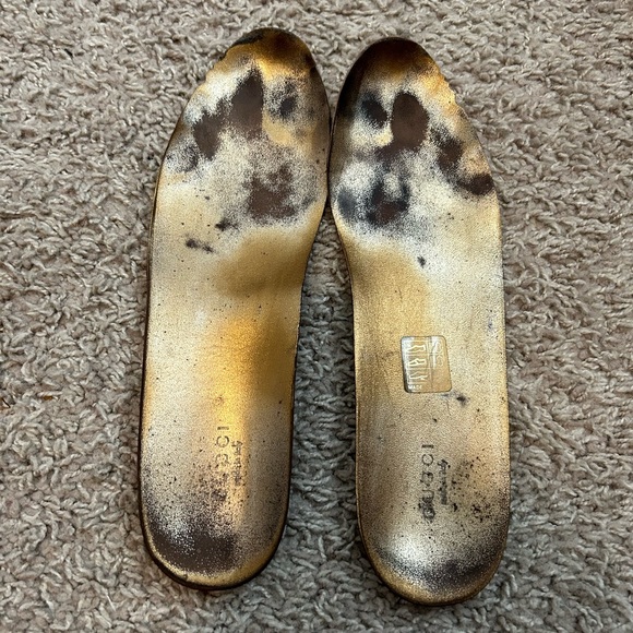 Gucci Posh Dog Women's Brown G G
Monogram High Top Sneakers - Picture 8 of 9